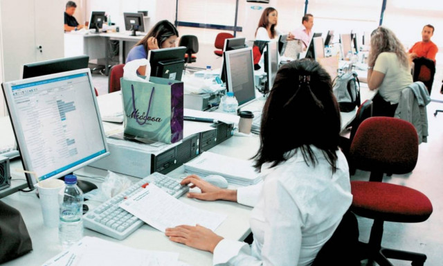 Προσωπική κάρτα κάθε δημοσίου υπαλλήλου θα καταγράφει τα πάντα