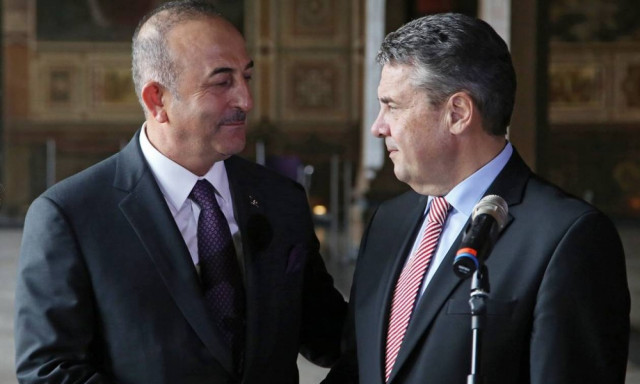 Τα «βρήκαν» Γερμανία και Τουρκία: Γκάμπριελ και Τσαβούσογλου «έδωσαν» τα χέρια