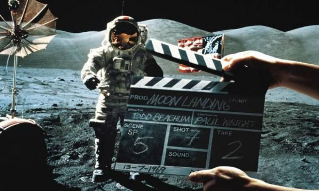 Συνωμοσιολόγοι οι Γάλλοι: Το 79% πιστεύει σε τουλάχιστον μια θεωρία