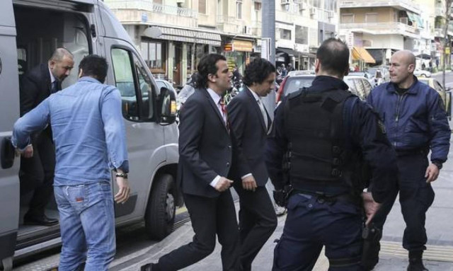 Πανηγυρίζουν στην Τουρκία για την αναστολή χορήγησης ασύλου στον Τούρκο στρατιωτικό