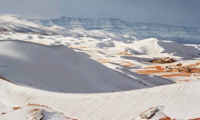 Απίστευτο! Το «έστρωσε» στη Σαχάρα, την πιο καυτή έρημο του κόσμου – Δείτε εντυπωσιακές φωτογραφίες