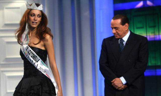 Ο Μπερλουσκόνι χαιρετίζει τα «ευλογημένα λόγια» της Κατρίν Ντενέβ για τη σεξουαλική παρενόχληση