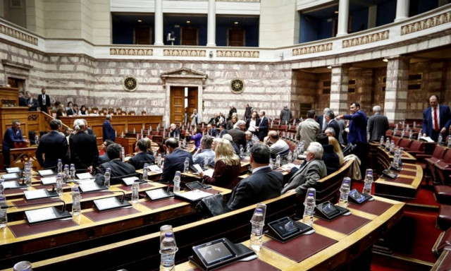 Πολυνομοσχέδιο – Θεοδοσιάδης: Το απόλυτο ξεχαρβάλωμα στη λειτουργία των φαρμακείων