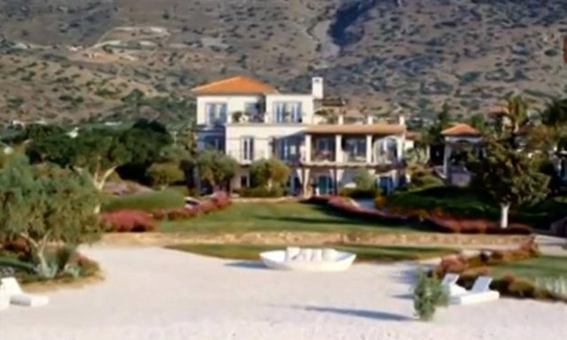 Βίλες, χλιδή και πολυτέλεια εκατομμυρίων στην Κρήτη (video)