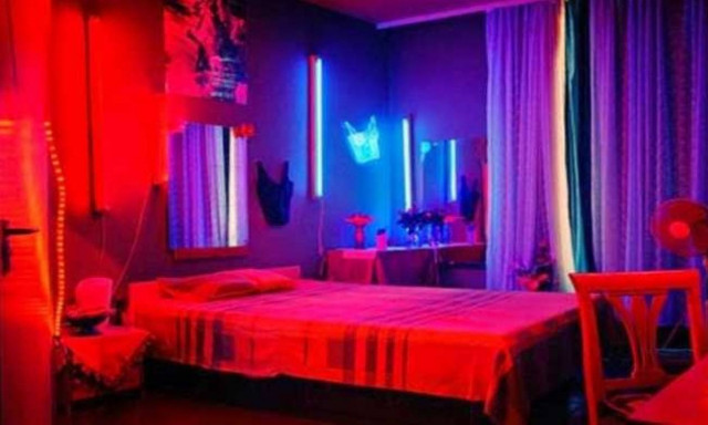 Αττική: Έλεγχοι σε οίκους ανοχής για θύματα trafficking – 8 συλλήψεις