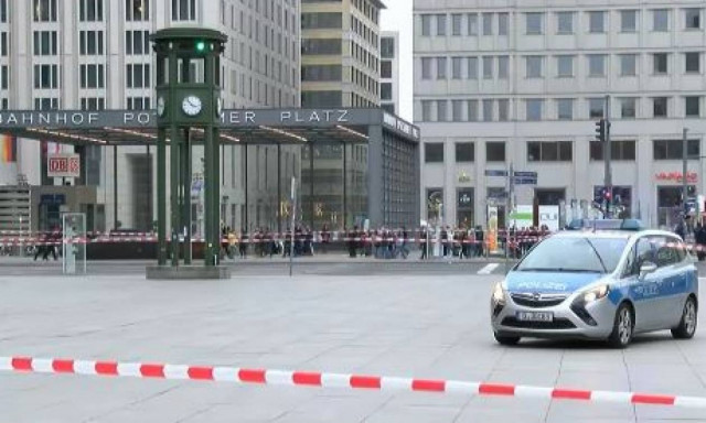 Συναγερμός στο Βερολίνο από «ύποπτη» βαλίτσα (vid)