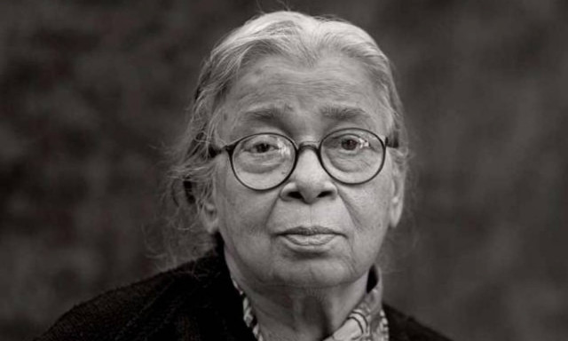 Mahasweta Devi: Ποια είναι η συγγραφέας και ακτιβίστρια που τιμά με doodle η Google