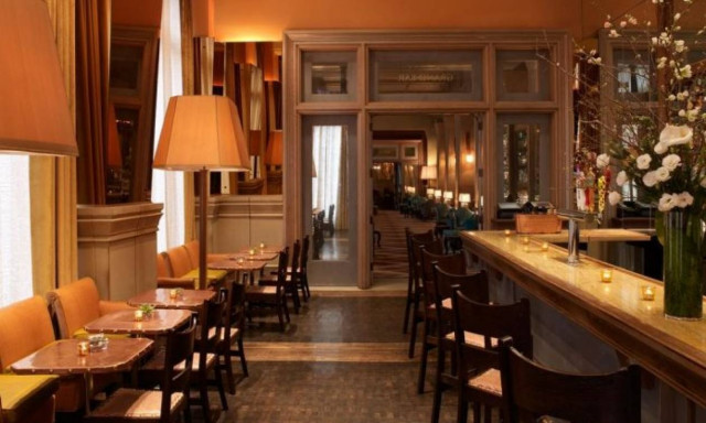 Απίστευτο: Αυτή η καφετέρια χρεώνει τους πελάτες με το... λεπτό!