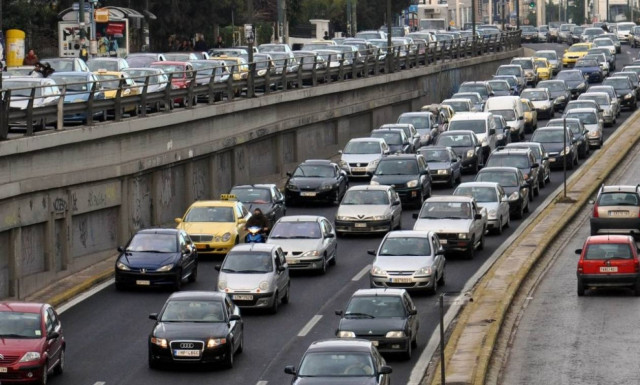 Απεργία ΜΜΜ: Κυκλοφοριακό χάος – Δείτε την εικόνα σε βασικούς οδικούς άξονες