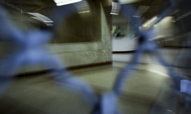 Strikes and protests on Monday against omnibus bill to be voted on at midnight