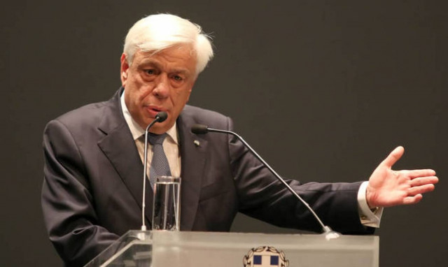 Παυλόπουλος: Να προχωρήσουν τα Σκόπια σε αλλαγή του Συντάγματός τους