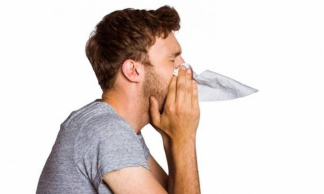 ΣΟΚ: Δείτε τι έπαθε 34χρονος που κράτησε το φτέρνισμά του!