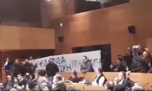 ΠΑΣΟΚ κατά Χρυσής Αυγής: Τραμπουκική η εισβολή στο ΔΣ Θεσσαλονίκης