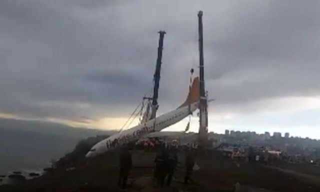 Εντυπωσιακό βίντεο από την επιχείρηση ανάσυρσης αεροσκάφους από το γκρεμό!