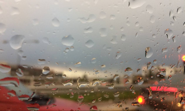 Καιρός τώρα: Σαρώνουν τη χώρα τα μποφόρ - Με βροχές και καταιγίδες η Πέμπτη (pics)