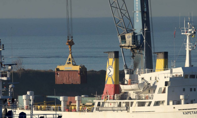 Θεσσαλονίκη: Σε εξέλιξη η επιχείρηση μεταφοράς των 410 τόνων εκρηκτικών σε στρατόπεδο των Σερρών