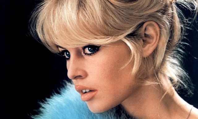 «Ταράζει τα νερά» η Μπριζίτ Μπαρντό για τις σεξουαλικές παρενοχλήσεις