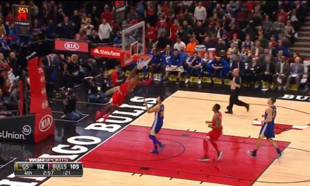 Ανατριχιαστικό βίντεο: Άφησε τα... δόντια του στο παρκέ