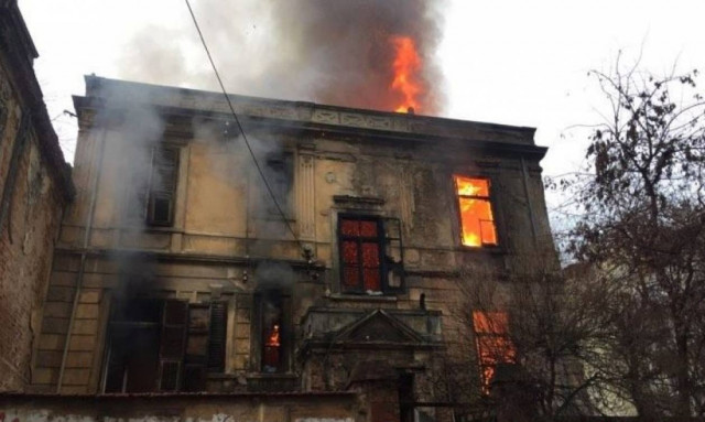 Συλλαλητήριο Θεσσαλονίκη: Μεγάλη πυρκαγιά σε κατάληψη (vids+pics)