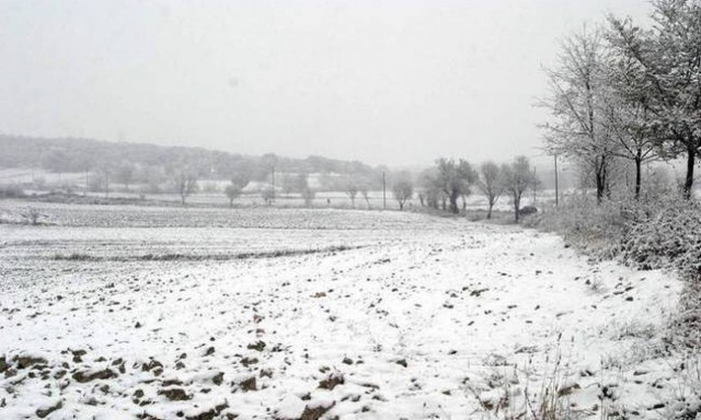 Καιρός τώρα - Έκτακτο δελτίο επιδείνωσης: Με καταιγίδες και χιονοπτώσεις η Δευτέρα (pics)