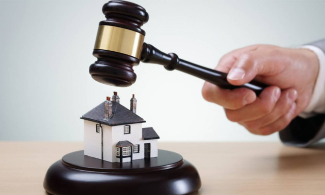 «Κύμα» πλειστηριασμών: Αυτά είναι τα ακίνητα που βγαίνουν στο «σφυρί»