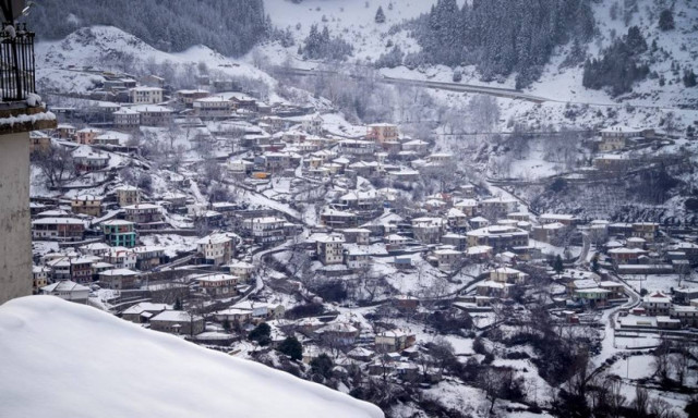 Το χιονισμένο Μέτσοβο μέσα από τον φωτογραφικό φακό: Ποια Ελβετία και ποιες Άλπεις;