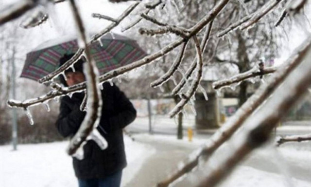 Καιρός: Χιόνια και θυελλώδεις άνεμοι - Πότε υποχωρούν τα φαινόμενα