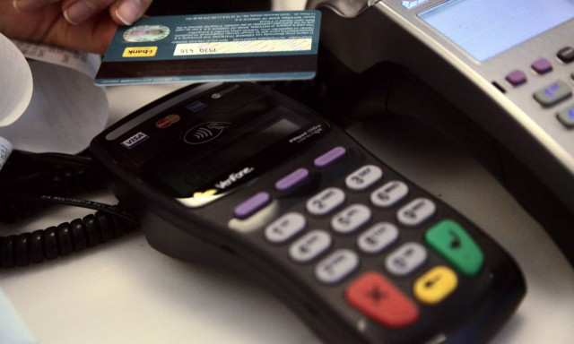 Αφορολόγητο: Έρχεται «χαράτσι» 650 ευρώ για όλους τους πολίτες