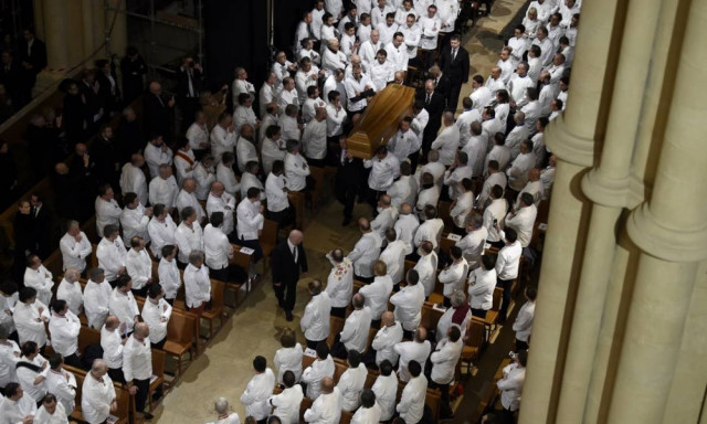 Θρήνος στη Γαλλία: Εκατοντάδες Σεφ και χιλιάδες κόσμου αποχαιρέτισαν τον «Σεφ των Σεφ», Paul Bocuse