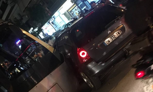 Σύγκρουση τραμ με Ι.Χ. στη Νέα Σμύρνη