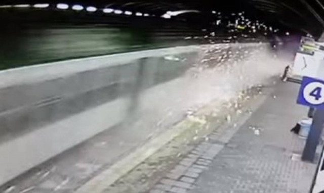 Ιταλία: Βίντεο ντοκουμέντο από τον εκτροχιασμό του τρένου στο Μιλάνο