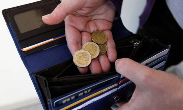 Σοκ: Έρχονται φόροι και σε εισοδήματα κάτω των 5.700 ευρώ