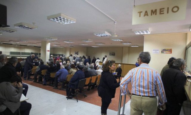 Συντάξεις: Εβδομάδα πληρωμών για όλα τα Ταμεία – Αυτές είναι οι ημερομηνίες πληρωμής