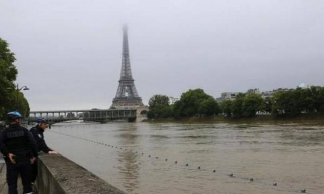 Συναγερμός στο Παρίσι: 1500 πολίτες εγκατέλειψαν τα σπίτια τους