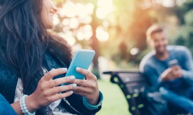 Διαδικτυακά Ραντεβού: Πώς μια selfie βοηθά τις γυναίκες να παραμένουν ασφαλείς