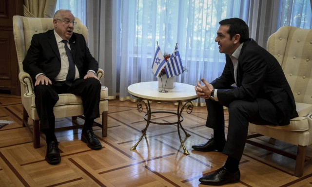 Στο Μαξίμου ο Πρόεδρος του Ισραήλ: Ο διάλογος με τον Τσίπρα μπροστά στις κάμερες (vid)