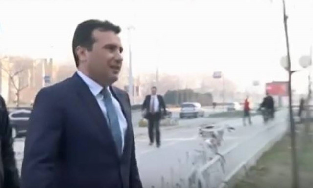 Σκόπια: Βίντεο σοκ δείχνει τον Ζάεφ να «λαδώνεται»