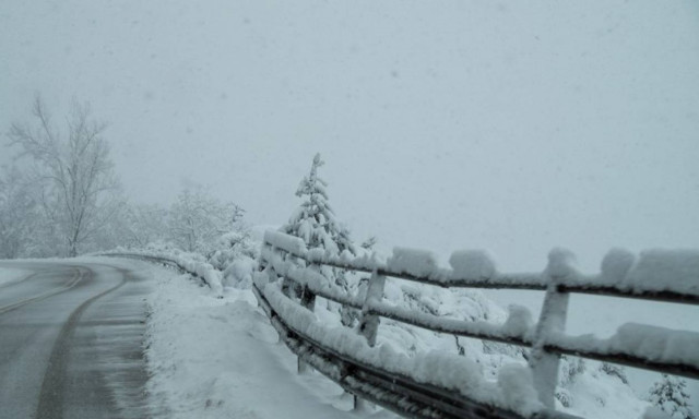 Αλλάζει ο καιρός: Έρχονται καταιγίδες και χιόνια – Σε ποιες περιοχές τα φαινόμενα θα είναι ισχυρά