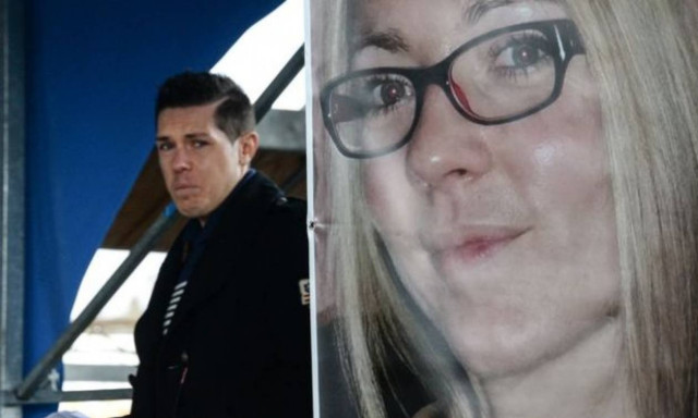 ΣΟΚ: Στραγγάλισε και έκαψε τη σύζυγό του