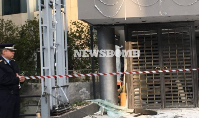 Έκρηξη Κηφισίας: Η στιγμή που ο δράστης βάζει τη βόμβα στο κατάστημα επίπλων (vid)