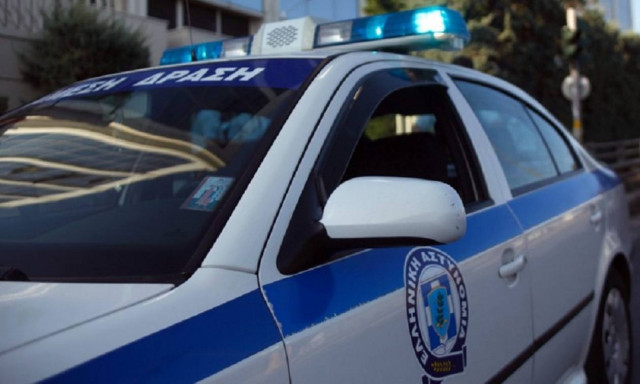 Συναγερμός στην Αμαλιάδα: Εμπρηστικοί μηχανισμοί και κράνη σε οικόπεδο