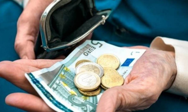 Δείτε τι σύνταξη θα πάρετε μετά τον επανυπολογισμό (ΠΙΝΑΚΕΣ)