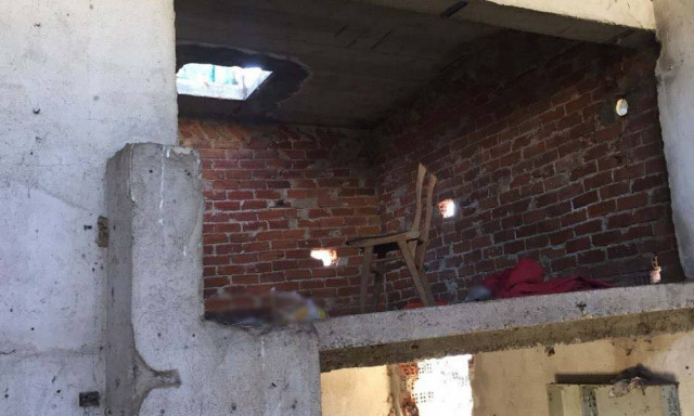 Εικόνες - σοκ: Κρατούσαν αιχμαλώτους τρεις αλλοδαπούς σε αποθήκη στη Θεσσαλονίκη