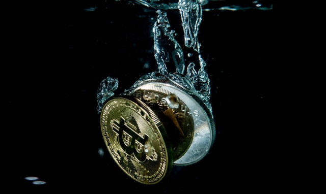 Τεράστιες απώλειες για το bitcoin - Πανικόβλητοι οι επενδυτές