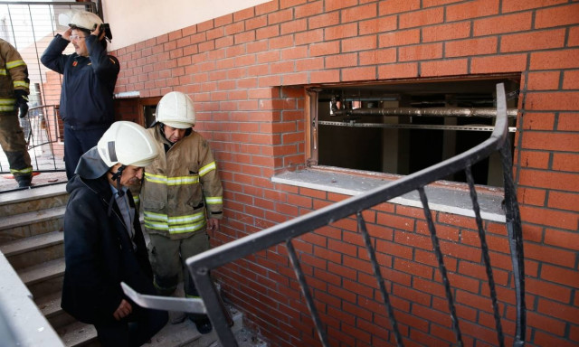 Ισχυρή έκρηξη φυσικού αερίου σε σχολείο στη Σμύρνη - Τουλάχιστον ένας νεκρός