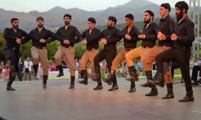 Ο Πυρρίχιος Πηδηχτός που προκάλεσε «σεισμό» στα Ανώγεια! (video)