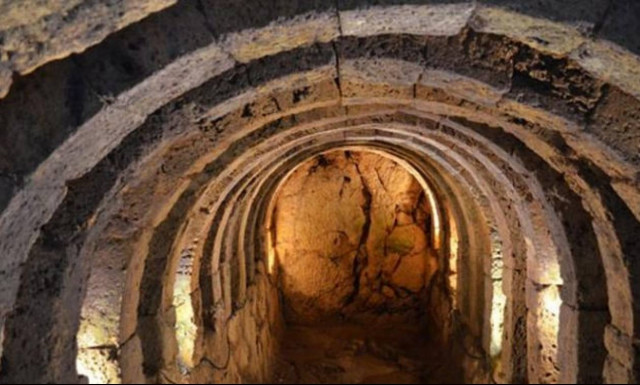 Βρέθηκαν κουκιά με τα οποία οι πιστοί επικοινωνούσαν με τους νεκρούς