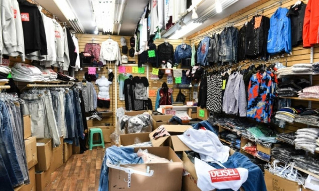 H DIESEL δημιουργεί ένα νέο λογότυπο -το DEISEL!