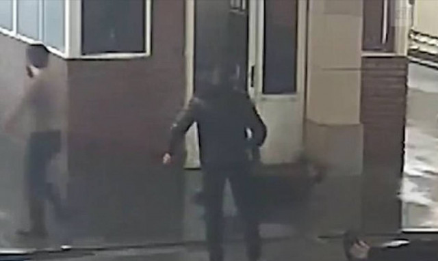 Βίντεο - ΣΟΚ: Τον σκότωσε γιατί άργησε να πλύνει το αυτοκίνητό του (ΠΡΟΣΟΧΗ - ΣΚΛΗΡΕΣ ΕΙΚΟΝΕΣ)