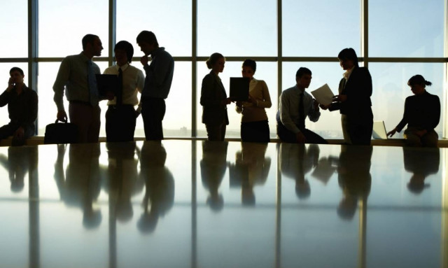 Σοκ για 300.000 δημόσιους υπαλλήλους – Ποιοι χάνουν έως και 60 ευρώ το μήνα